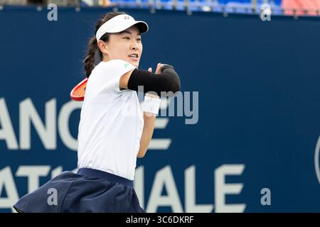 Montréal, Québec, Canada. 31 juillet 2025. Lin ZHU de Chine dans le deuxième set contre Susan Lamens des pays-Bas dans la ronde de 32 à l'Open canadien au stade IGA de Montréal, Québec, Canada le 2025-07-31 (image crédit : © Yannick Legare/ZUMA Press Wire) USAGE ÉDITORIAL SEULEMENT ! Non destiné à UN USAGE commercial ! Banque D'Images