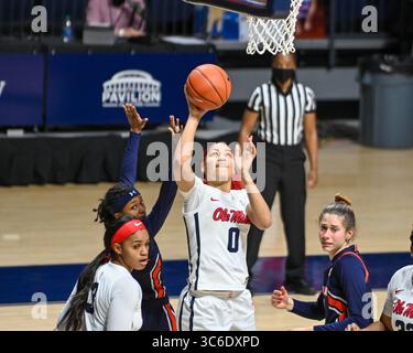 07 janvier 2021 : la Miss attaquante d'Ole, Shakira Austin (0), prend un coup de saut lors du match de basket féminin de la NCAA entre les Tigers d'Auburn et les Rebels d'Ole' Miss au Pavillion d'Oxford, Mississippi. (Photo par : Kevin Langley/CSM)(image de crédit : &copy ; Kevin Langley/CSM via ZUMA Wire) Banque D'Images