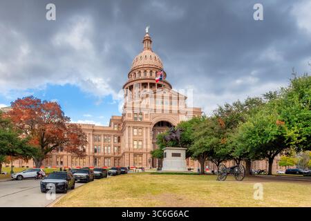 Le Texas State Capitol Building en automne à Austin, Texas, États-Unis. Banque D'Images