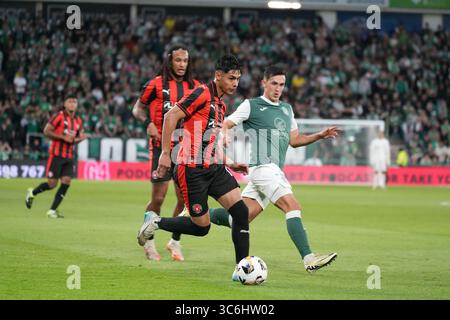 31 juillet 2025 ; Easter Road, Édimbourg, Écosse : UEFA Europa League, deuxième tour de qualification, deuxième manche, Hibernian contre Midtjylland ; Dar&#xed;o Osorio de Midtjylland sur le ballon Banque D'Images