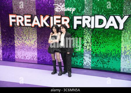 Londres, Royaume-Uni. 31 juillet 2025. Sur la photo : Heather Baron-Gracie et Ciara Doran de pale Waves assistent à la première britannique du « Freakier Friday » à l'Odeon luxe, Leicester Square. Crédit : Justin Ng/Alamy Live News Banque D'Images