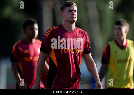 Rome, Italie. 31 juillet 2025. Evan Ferguson de Roma vu lors du match-test amical entre L'AS Roma et l'Association sportive de Cannes (France) au stade Tre Fontane. Score final ; AS Roma 3 :0 AS Cannes crédit : SOPA images Limited/Alamy Live News Banque D'Images