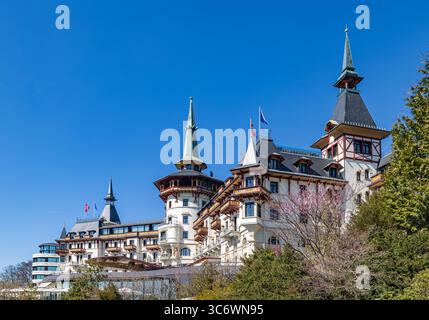 Zurich, Suisse - 19 mars 2025 : vue sur le luxueux Grand Hotel Dolder. Il a accueilli des politiciens célèbres Winston Churchill, Nelson Mandela Banque D'Images