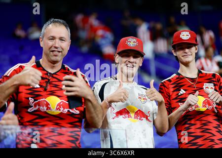 Harrison, NJ, États-Unis. 31 juillet 2025. Après le match, les fans font la fête au Sports Illustrated Stadium à Harrison, NJ Les Red Bulls de New York battent Chivas de Guadalajara 1-0. Shaquan Woody/Cal Sport Media/Alamy Live News Banque D'Images