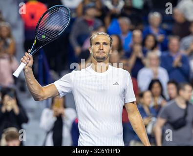Toronto, Canada. 31 juillet 2025. Alexander Zverev, d'Allemagne, célèbre sa victoire après la troisième ronde du match masculin en simple entre Alexander Zverev, d'Allemagne, et Matteo Arnaldi, d'Italie, au tournoi de tennis de l'Open de la Banque nationale 2025 à Toronto, Canada, le 31 juillet 2025. Crédit : Zou Zheng/Xinhua/Alamy Live News Banque D'Images