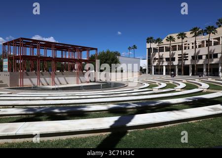 ALICANTE, ESPAGNE - 16 AVRIL 2025 : Aulario bâtiment général sur le campus de l'Université d'Alicante (Universidad de Alicante), université publique à Spa Banque D'Images