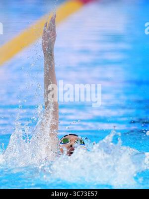 Singapour. 1er août 2025. Peng Xuwei, de Chine, participe à la demi-finale féminine du 200 m dos aux Championnats du monde de natation à Singapour, le 1er août 2025. Crédit : Wu Zhizun/Xinhua/Alamy Live News Banque D'Images