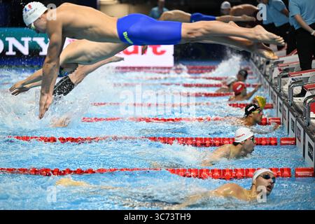 Singapour. 1er août 2025. Ji Xinjie (2e en partant du bas) et Pan Zhanle (2e l) de Chine concourent lors de la finale masculine du relais 4x200m libre aux Championnats du monde de natation à Singapour, le 1er août 2025. Crédit : Xia Yifang/Xinhua/Alamy Live News Banque D'Images