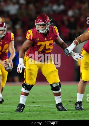 (PHOTOS DE FICHIER)..ancien garde offensive des chevaux de Troie de l'USC (75) Alijah Vera-Tucker est projeté d'aller au 1er tour de la draft de la NFL, ici il est photographié le 7 septembre 2019 contre le Cardinal de Stanford, la draft de la NFL aura lieu à Cleveland, Ohio le 29 avril 2021...(crédit obligatoire : Jose / MarinMedia.org / Cal Sport Media) (photographe complet absolu, et crédits requis)(crédit image : &copy ; Jose / Marinmedia.Org / Cal Spor / CSM via ZUMA Wire) Banque D'Images