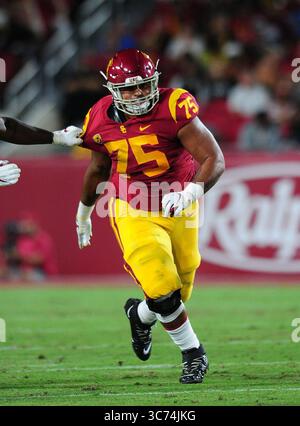 (PHOTOS DE FICHIER)..ancien garde offensive des chevaux de Troie de l'USC (75) Alijah Vera-Tucker est projeté d'aller au 1er tour de la draft de la NFL, ici il est photographié le 7 septembre 2019 contre le Cardinal de Stanford, la draft de la NFL aura lieu à Cleveland, Ohio le 29 avril 2021...(crédit obligatoire : Jose / MarinMedia.org / Cal Sport Media) (photographe complet absolu, et crédits requis)(crédit image : &copy ; Jose / Marinmedia.Org / Cal Spor / CSM via ZUMA Wire) Banque D'Images