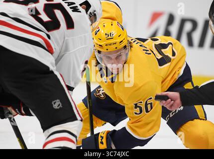 Le 26 janvier 2021, Michael Carcone (56 ans) et Andrew Shaw (65 ans), l'aile droite des Blackhawks de Chicago, affrontent les Blackhawks de Chicago au Bridgestone Arena de Nashville Tennessee, pendant la deuxième période entre les Blackhawks de Chicago et les Predators de Nashville. (Crédit photo obligatoire : Steve Roberts/CSM)(crédit image : &copy ; Steve Roberts/Cal Sport Media/CSM via ZUMA Wire) Banque D'Images