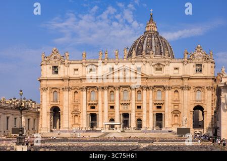 La basilique Saint Pierre et Saint Peter's square, Vatican, Rome, Latium, Italie Banque D'Images