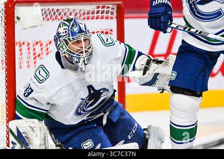 01 février 2021 : le gardien des Canucks de Vancouver Braden Holtby (49) suit le match des Canucks de Vancouver contre le match des Canadiens de Montréal au Centre Bell à Montréal, Québec. David Kirouac/CSM(image de crédit : &copy ; David Kirouac/CSM via ZUMA Wire) Banque D'Images