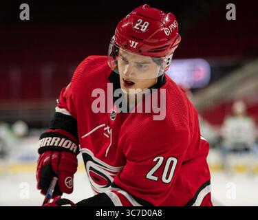 31 janvier 2021 : Sebastian Aho (20 ans), membre de l'aile droite des Hurricanes de la Caroline du Nord, lors du match de la LNH entre les Stars de Dallas et les Hurricanes de la Caroline au PNC Arena de Raleigh, Caroline du Nord. Brian McWalters/CSM(image de crédit : &copy ; Brian Mcwalters/CSM via ZUMA Wire) Banque D'Images