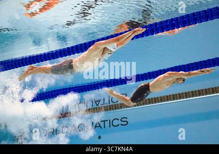 Singapour. 1er août 2025. Ji Xinjie (l) de l'équipe Chine participe à la finale masculine du relais 4x200m libre aux Championnats du monde de natation à Singapour, le 1er août 2025. Crédit : Luo Yuan/Xinhua/Alamy Live News Banque D'Images