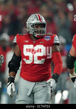 (PHOTOS)..former Ohio State Buckeyes (52) Wyatt Davis est projeté d'aller au 1er ou 2e tour de la draft 2021 de la NFL, ici il est photographié le 28 décembre 2019 contre les Clemson Tigers, la draft de la NFL aura lieu à Cleveland, Ohio le 29 avril 2021...(crédit obligatoire : Jose / MarinMedia.org / Cal Sport Media) (photographe complet absolu, et crédits requis)(crédit image : &copy ; Jose / Marinmedia.Org / Cal Spor/CSM via ZUMA Wire) Banque D'Images