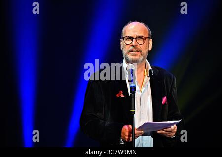 Édimbourg, Écosse, Royaume-Uni. 2 août 2025. Edinburgh Fringe : Gala d'ouverture de Pleasance avec des représentations de certaines de ces années dans le théâtre Pleasance Grand. Anthony Alderson, directeur du Pleasance Theatre Trust. Crédit : Craig Brown/Alamy Live News Banque D'Images