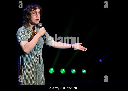 Édimbourg, Écosse, Royaume-Uni. 2 août 2025. Edinburgh Fringe : Gala d'ouverture de Pleasance avec des représentations de certaines de ces années dans le théâtre Pleasance Grand. Lauréat des Edinburgh Comedy Awards, le comédien Sam Nicoresti. Crédit : Craig Brown/Alamy Live News Banque D'Images