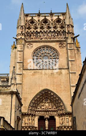 La façade de la porte sacramentelle de la cathédrale Sainte-Marie de Burgos Banque D'Images