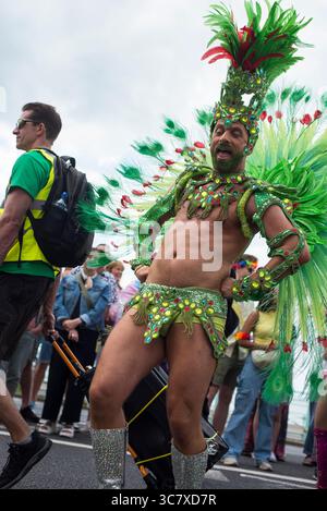 Brighton, East Sussex, Royaume-Uni. 2 août 2025. Brighton, Royaume-Uni. 02 août 2025. Brighton Pride Parade à Brighon, Royaume-Uni, le 2 août 2025. Brighton sort en couleur pour le Brighton & Hove LGBTQ+ Parade. Crédit : Francesca Moore/Alamy Live News crédit : Francesca Moore/Alamy Live News Banque D'Images
