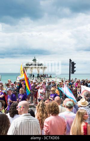 Brighton, East Sussex, Royaume-Uni. 2 août 2025. Brighton Pride Parade à Brighon, Royaume-Uni, le 2 août 2025. Brighton sort en couleur pour le Brighton & Hove LGBTQ+ Parade. Crédit : Francesca Moore/Alamy Live News Banque D'Images