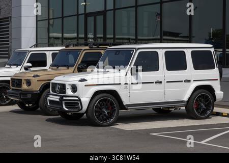 Indianapolis - 1er août 2025 : présentoir Mercedes-Benz G63 usagé. Avec des préoccupations de prix, Mercedes achète et vend des voitures d'occasion pour répondre à la demande. Banque D'Images