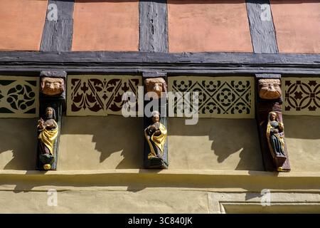 Détail, maisons à colombages sur la place du marché, Wernigerode, Harz, Saxe-Anhalt, Allemagne Banque D'Images