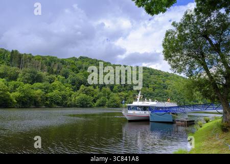 Excursion en bateau sur le Rursee, excursion en bateau Rursee, barrage de Rur, réservoir de Rur, Einruhr, Eifel du Nord, Eifel, Rhénanie du Nord-Westphalie, Allemagne Banque D'Images