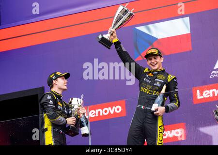 Mogyorod, Hongrie. 03 août 2025. FORNAROLI Leonardo (ita), Invicta Racing, Dallara F2 2024, portrait lors de la 10ème manche du Championnat FIA de formule 2 2025 du 1er au 3 août 2025 sur le Hungaroring, à Mogyorod, Hongrie - photo Julien Delfosse/DPPI crédit : DPPI Media/Alamy Live News Banque D'Images