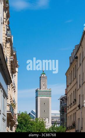 Le minaret de la Grande Mosquée de Paris, France Banque D'Images