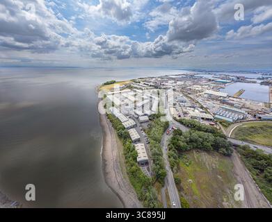 Vue aérienne grand angle de Splott Beach et Rover Way, Tremorfa, Cardiff, pays de Galles du Sud, Royaume-Uni Banque D'Images