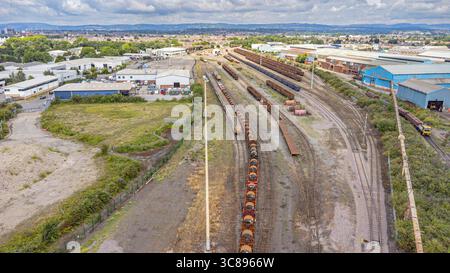 Vue aérienne par drone de Rover Way, Tremorfa, Cardiff, montrant Celsa Steelworks, Steel 7 et East Moors zone industrielle, pays de Galles du Sud, Royaume-Uni : Phillip Roberts Banque D'Images