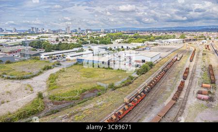 Vue aérienne par drone de Rover Way, Tremorfa, Cardiff, montrant Celsa Steelworks, Steel 7 et East Moors zone industrielle, pays de Galles du Sud, Royaume-Uni : Phillip Roberts Banque D'Images