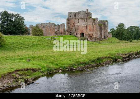 Ruines du château de Brougham, près de Penrith, Cumbria, Angleterre Banque D'Images