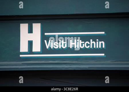 Hertfordshire, Royaume-Uni - 31 août 2024 : le panneau à l'extérieur de l'information touristique dans la ville de Hitchin dans le Hertfordshire, Royaume-Uni. Banque D'Images