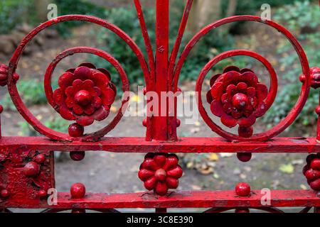 Un détail des portes originales de Strawberry Field à Liverpool, Royaume-Uni - rendu célèbre par la chanson du même nom par les Beatles. Banque D'Images