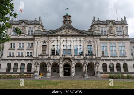 Vue du bâtiment principal de l'Université de Cardiff (Prifysgol Caerdydd), Cardiff, pays de Galles du Sud, Royaume-Uni, un bâtiment classé grade II* achevé en 1909 Banque D'Images