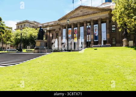 17 février 2021 : Melbourne, Australie - 17 février 2021 : une bibliothèque d'État déserte de Victoria sur Swanston St lors d'un confinement de « disjoncteur » imposé soudainement par le gouvernement victorien. Cela est dû au nombre croissant de cas de COVID-19 dans le nord-ouest de Melbourne. (Crédit image : © Chris Putnam/ZUMA Wire) Banque D'Images