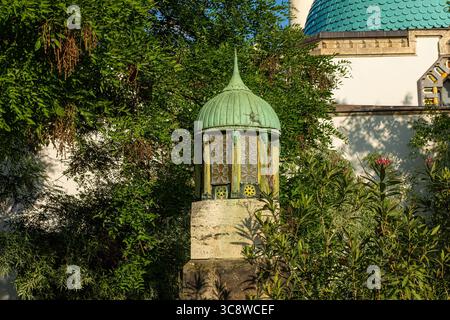 Budapest, Hongrie - 22 mai ,2023 : pavillons du zoo de Budapest.Détails des bâtiments Banque D'Images