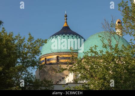 Budapest, Hongrie - 22 mai ,2023 : pavillons du zoo de Budapest.Détails des bâtiments Banque D'Images