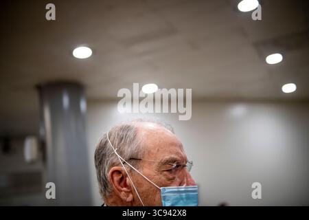 16 mars 2021, Washington, District de Columbia, États-Unis : le sénateur américain Chuck Grassley (républicain de l'Iowa) fait son chemin dans le métro du Sénat pour un vote au Capitole des États-Unis à Washington, DC, mardi 16 mars 2021. Crédit : Rod Lamkey / CNP (crédit image : © Rod Lamkey - CNP/CNP via ZUMA Wire) Banque D'Images