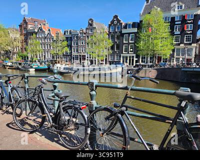 Canal à Amsterdam Banque D'Images