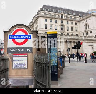 Station de métro Bank, ville de Londres, Angleterre. Banque D'Images