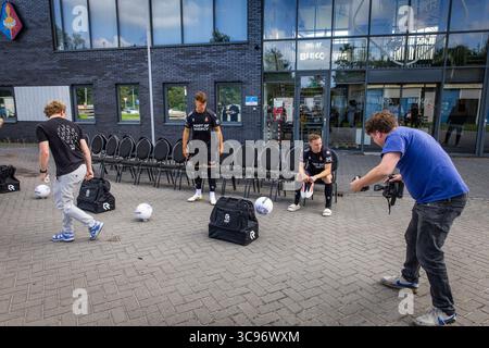 Velsen, pays-Bas. 05 août 2025. VELSEN, 05-08-2025, Buko Stadion, saison 2025/2026, football néerlandais Eredivisie . Photocall Telstar, préparatifs pour la photo d'équipe. Crédit : Pro Shots/Alamy Live News Banque D'Images