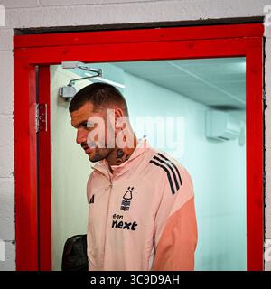 The City Ground, Nottingham, Royaume-Uni. 5 août 2025. Pré-saison Football Friendly, Nottingham Forest contre Fiorentina ; Morato de Nottingham Forest arrive au City Ground Credit : action plus Sports/Alamy Live News Banque D'Images