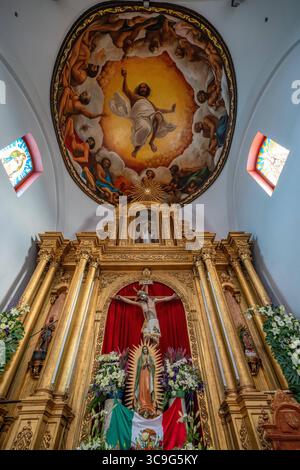 11 décembre 2018, San Antonino Castillo Velasco, Oaxaca, Mexique : le retable et la peinture de plafond dans l'église de San Antonino Obisbo à San Antonino Castillo Velasco, Oaxaca, Mexique, construit les années 1600 (Crédit image : © Jon G. Fuller/VW pics via ZUMA Press Wire) Banque D'Images