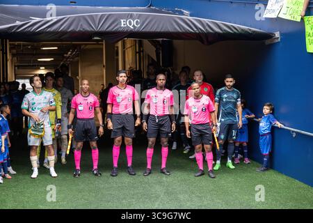 Seattle, Seattle, États-Unis. 3 août 2025. Les deux équipes, Santos Laguna et Seattle Sounders et The Referees, attendent pour aller sur le terrain pour le match, Seattle Sounders vs Santos Laguna, lors de la Coupe des ligues 2025, au Lumen Field, à Seattle, Washington. (Crédit image : © Melissa Levin/ZUMA Press Wire) USAGE ÉDITORIAL SEULEMENT ! Non destiné à UN USAGE commercial ! Banque D'Images