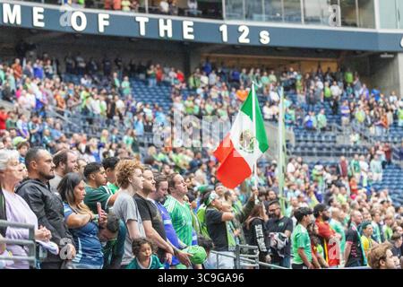 Seattle, Seattle, États-Unis. 3 août 2025. Les fans brandissent le drapeau mexicain au début du match, Seattle Sounders vs Santos Laguna, lors de la Coupe des ligues 2025, au Lumen Field, à Seattle, Washington. (Crédit image : © Melissa Levin/ZUMA Press Wire) USAGE ÉDITORIAL SEULEMENT ! Non destiné à UN USAGE commercial ! Banque D'Images