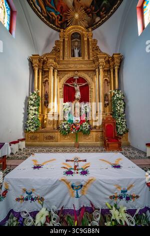11 décembre 2018, San Antonino Castillo Velasco, Oaxaca, Mexique : le retable et la peinture de plafond dans l'église de San Antonino Obisbo à San Antonino Castillo Velasco, Oaxaca, Mexique, construit les années 1600 (Crédit image : © Jon G. Fuller/VW pics via ZUMA Press Wire) Banque D'Images