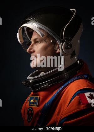 Le 29 mars 2023, Houston, Texas, États-Unis : L'astronaute de l'Agence spatiale canadienne Jeremy Hansen, qui a été nommé membre de l'équipage d'Artemis II le 3 avril 2023, effectuera son premier vol dans l'espace en tant que spécialiste de la mission Artemis II. Il a été l'une des deux recrues sélectionnées par l'ASC en mai 2009 dans le cadre de la troisième campagne de recrutement d'astronautes canadiens et a occupé de nombreux rôles en soutenant les vols spatiaux habités. Hansen a servi comme Capcom au Centre de contrôle de mission de la NASA au Centre spatial Johnson et, en 2017, il est devenu le premier canadien à être chargé de diriger une classe d'astronautes de la NASA, à la tête du train Banque D'Images